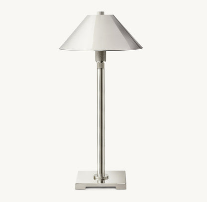 UTILITAIRE METAL SHADE TABLE LAMP