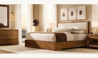 CABRETTE CLEAR GLASS SCONCE